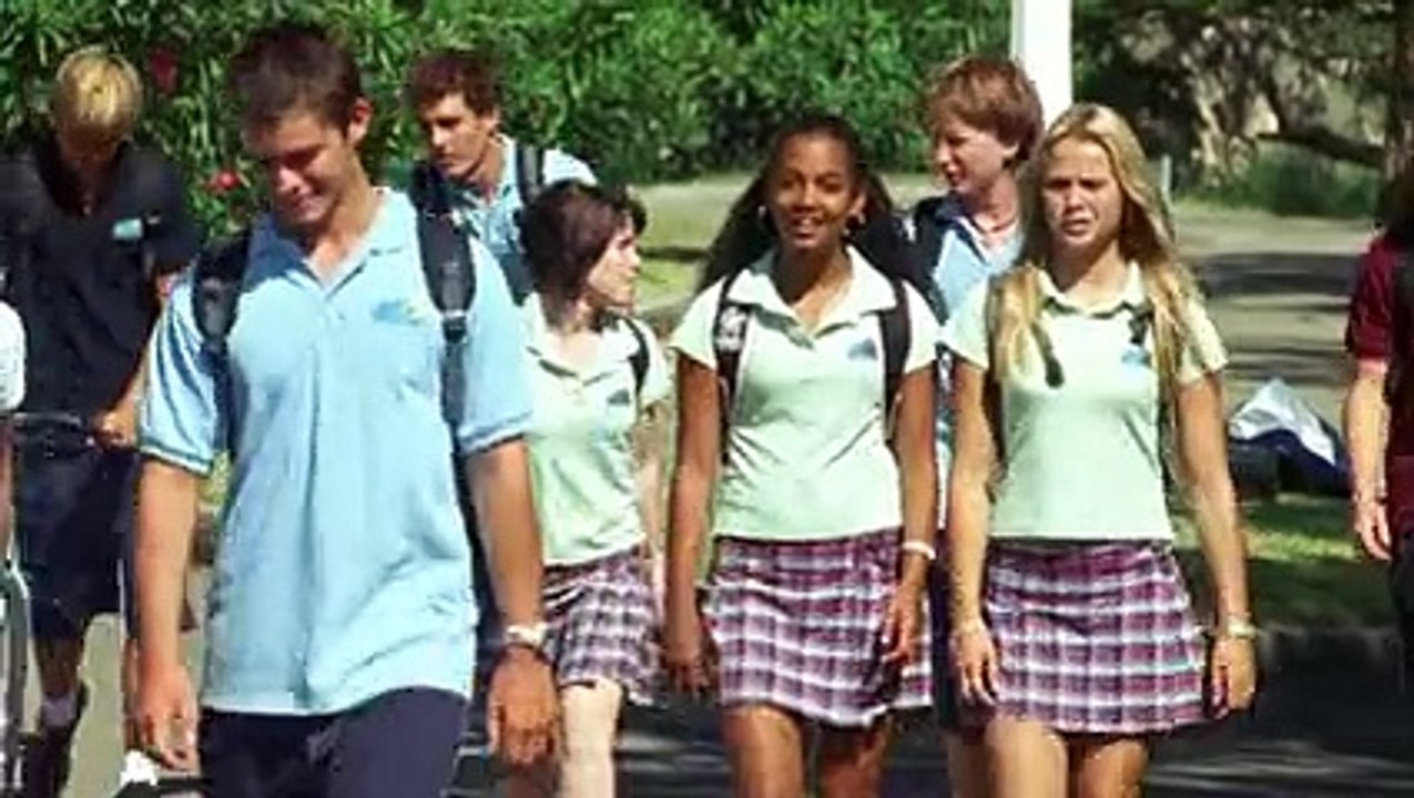Blue Water High S02E09