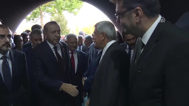Cumhurbaşkanı Erdoğan Bir Millet Aşkı AK Parti Sergisi Ni Gezdi