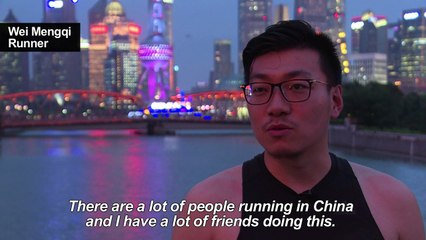 China runners brave gawps, pollution and deadly driving