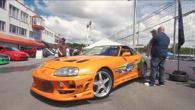 Nissan R35 GT-R Nismo vs EVERYONE That Dude In Blue