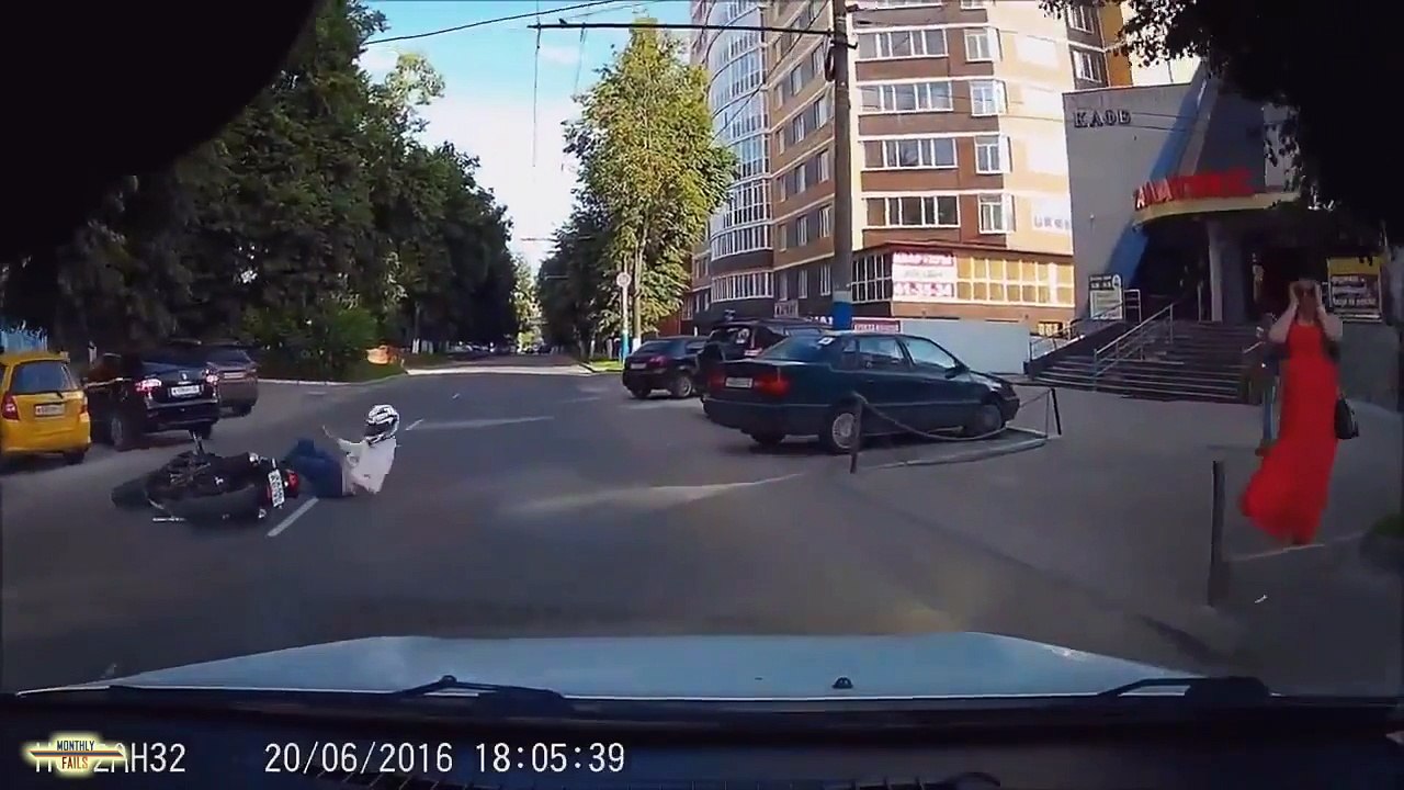 Dashcam Fails Compilation    June 2016    MonthlyFails