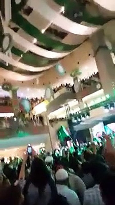 People chant Go Nawaz Go at Dolmen Mall Clifton Karachi while celebrating Independence day