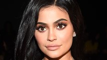 Kylie Jenner & Kendall Jenner Reveal The Most Boring Kardashian - VIDEO