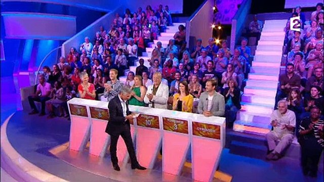 Nagui se moque des prénoms des candidats dans Tout le monde veut prendre sa place - Regardez