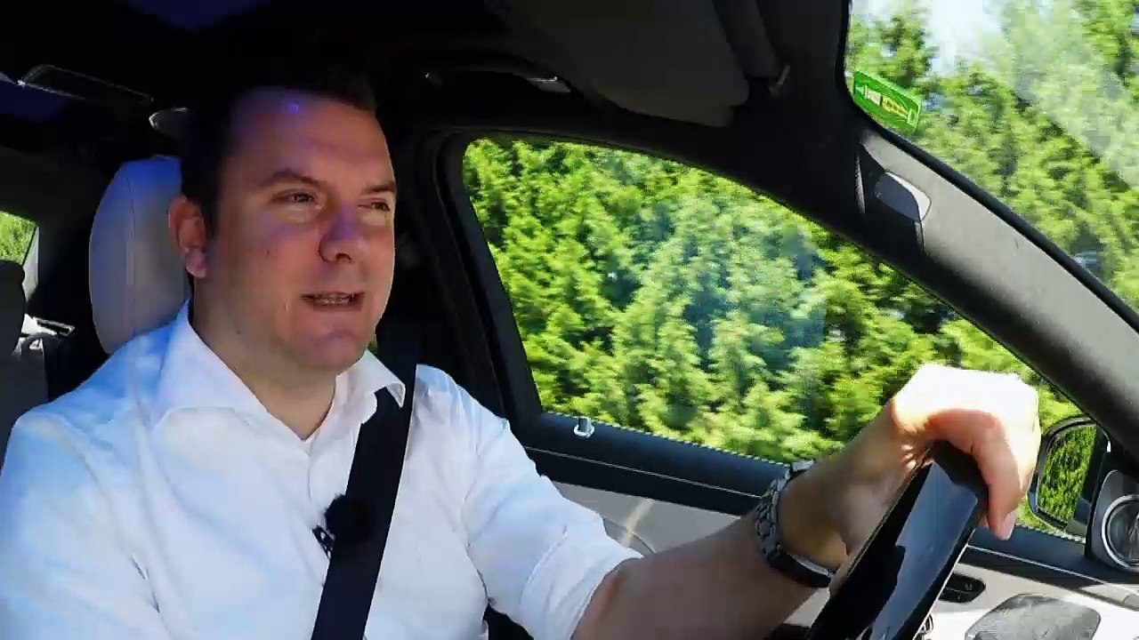 Sparsamer: Mercedes S500 und S560 | DW Deutsch