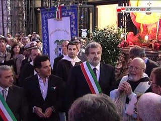 TG 09.05.11 San Nicola, un Santo tra la gente