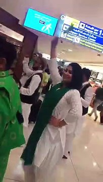 Pakistanis are Celebrating Jashn e Azadi at Abu Dhabi Airport