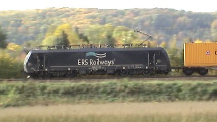 Скачать видео: Züge bei Unkel am Rhein, ERS 189, RTS 182, MRCE 182, 3x 185, 143, 4x 425