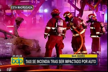 San Isidro: taxi se incendia tras ser impactado por auto
