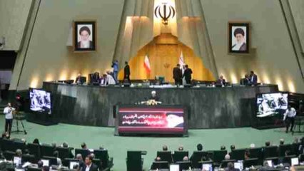 Rohaní avisa de posible salida del pacto nuclear en sesión parlamentaria