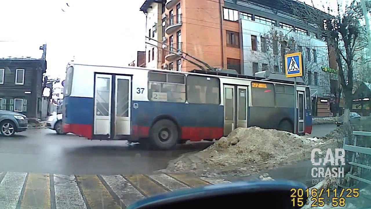 Car Crash Compilation 22