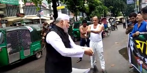 মর্সিয়া কায়দায় 'হায় মুজিব, হায় মুজিব'!