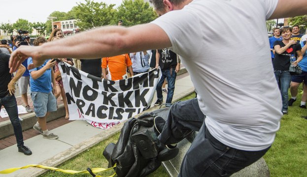 Fiery protesters from New York to L.A. denounce Charlottesville attack