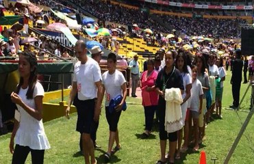 Miles de asistentes a la Asamblea de Testigos de Jehová, en Guayaquil
