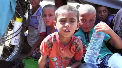 Civilians in eastern Syria flee IS conscription