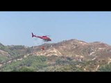 Ora News -  Helikopterët e Vivas shuajnë zjarrin në pyjet e Rrogozhinës