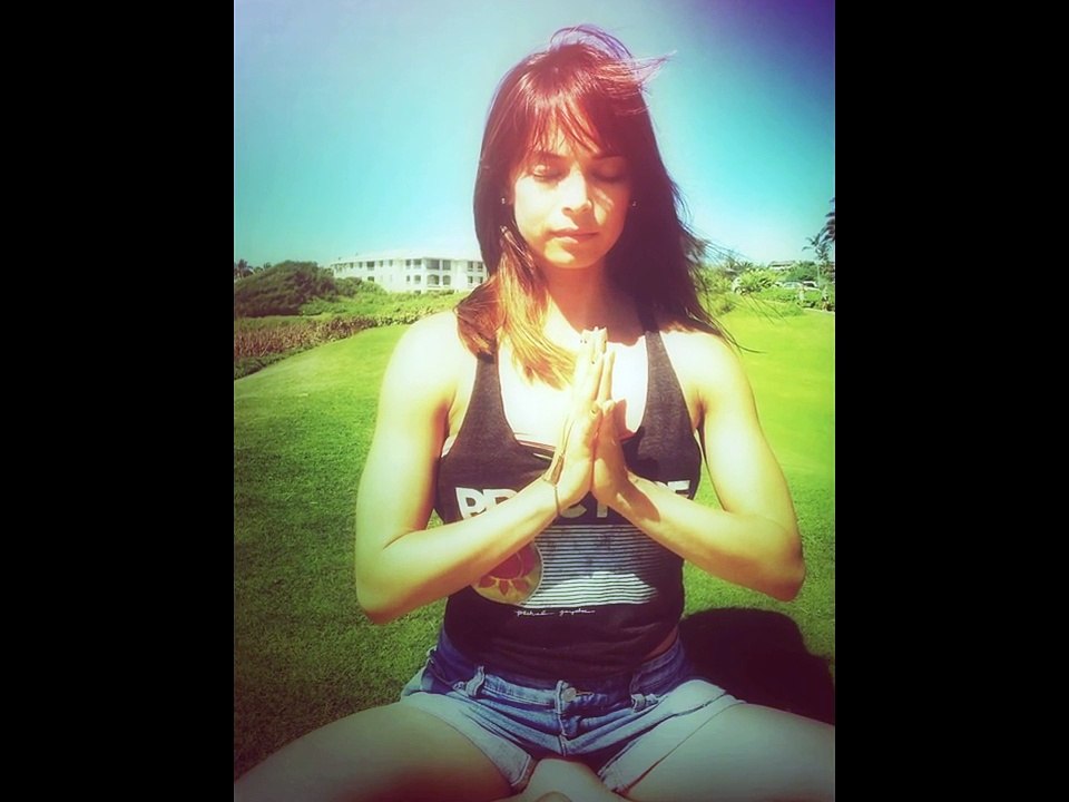 Kristin Kreuk SHows off Her Yoga body and moves