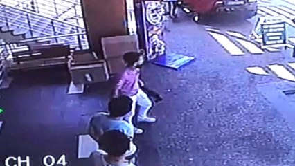 Alacak Verecek Meselesinden Çıkan Silahlı Kavga Kamerada