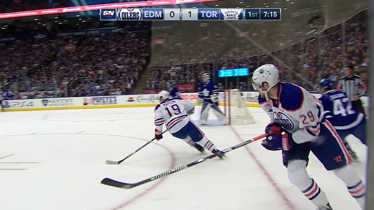 Gotta See It: Nurse gives Marner a resounding hello