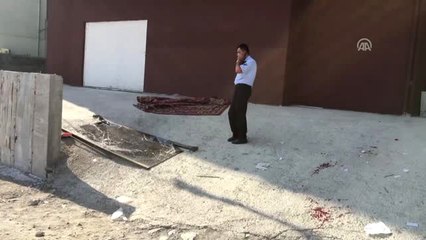 Halı Silkeleyen Öğrenciler Yere Düştü: 3 Yaralı