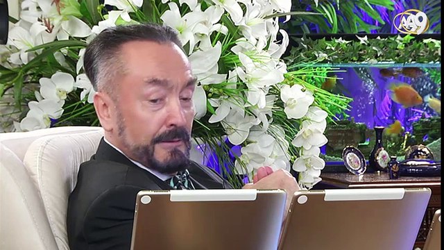 Adnan Oktar, en beğendiği göz rengini açıkladı.