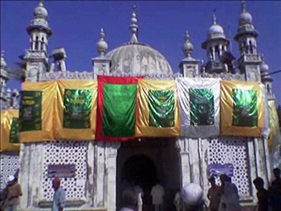 MANQABAT KHAWAJ GARIB NAWAZ CHASHME KARAM  BY QARI RIZWAN ( 240 X 320 )