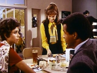 Room 222 - 1x12 - Clothes Make the Boy