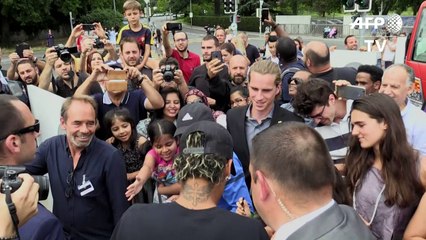 Neymar se convierte en embajador de Handicap International