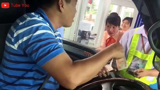 NHỮNG BÓNG HỒNG XINH ĐẸP & CÁC BÁC TÀI XẾ LẦY LỘI NHẤT TRẠM THU PHÍ BOT CAI LẬY