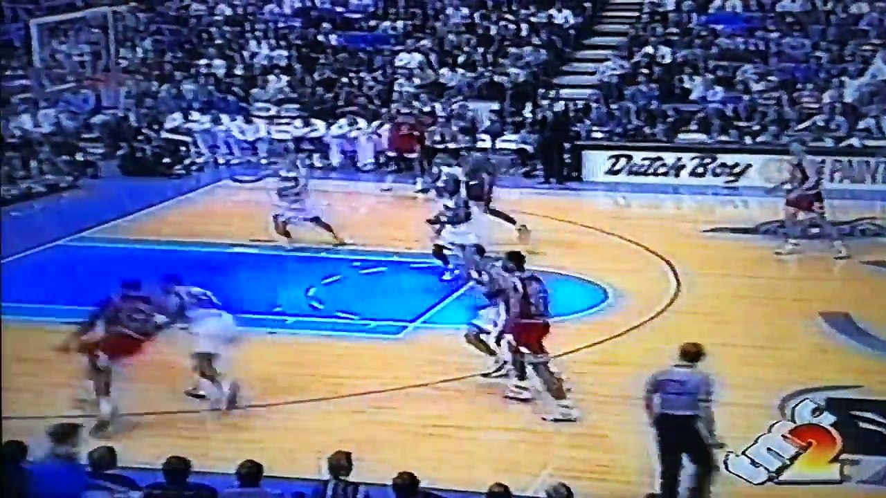 Michael Jordan Monster Dunk vs Bob Sura in your face