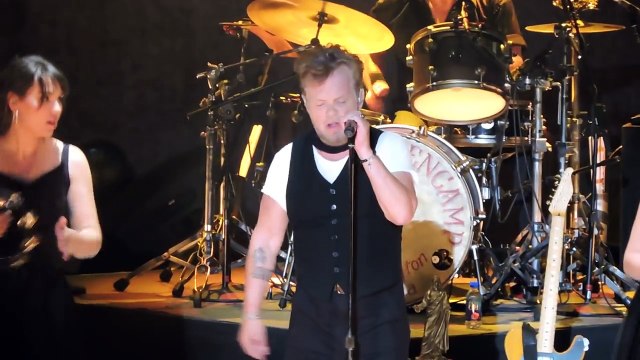 John Mellencamp Crumblin Down, Authority Song, Pink Houses w/Carlene Carter