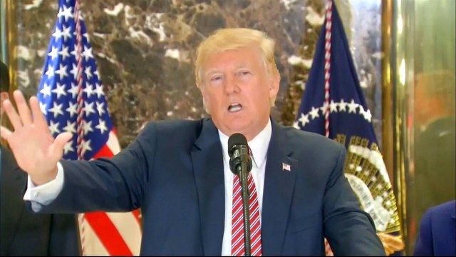 Trump again blames 'both sides' for Virginia violence