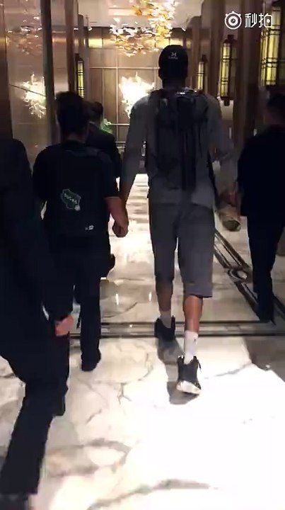 Ο Γιάννης Αντετοκούνμπο στην Κίνα (4)