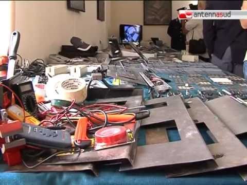 TG 12.07.11 Clonavano bancomat e carte di credito, smantellata organizzazione