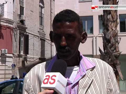 TG 03.08.11 Piazza Prefettura blindata per il vertice sui migranti