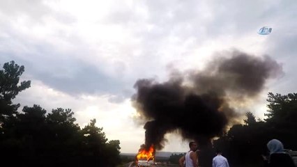 Minibüs Otobanda Alev Alev Yandı