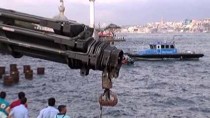 Üsküdar'da Denizden Erkek Cesedi Çıktı