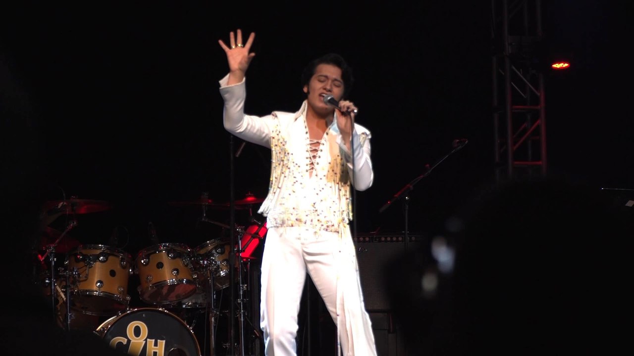 Les jeunes sosies d'Elvis Presley entretiennent la légende