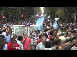 Nisman: Marcha silenciosa en Argentina / Paola Barquet