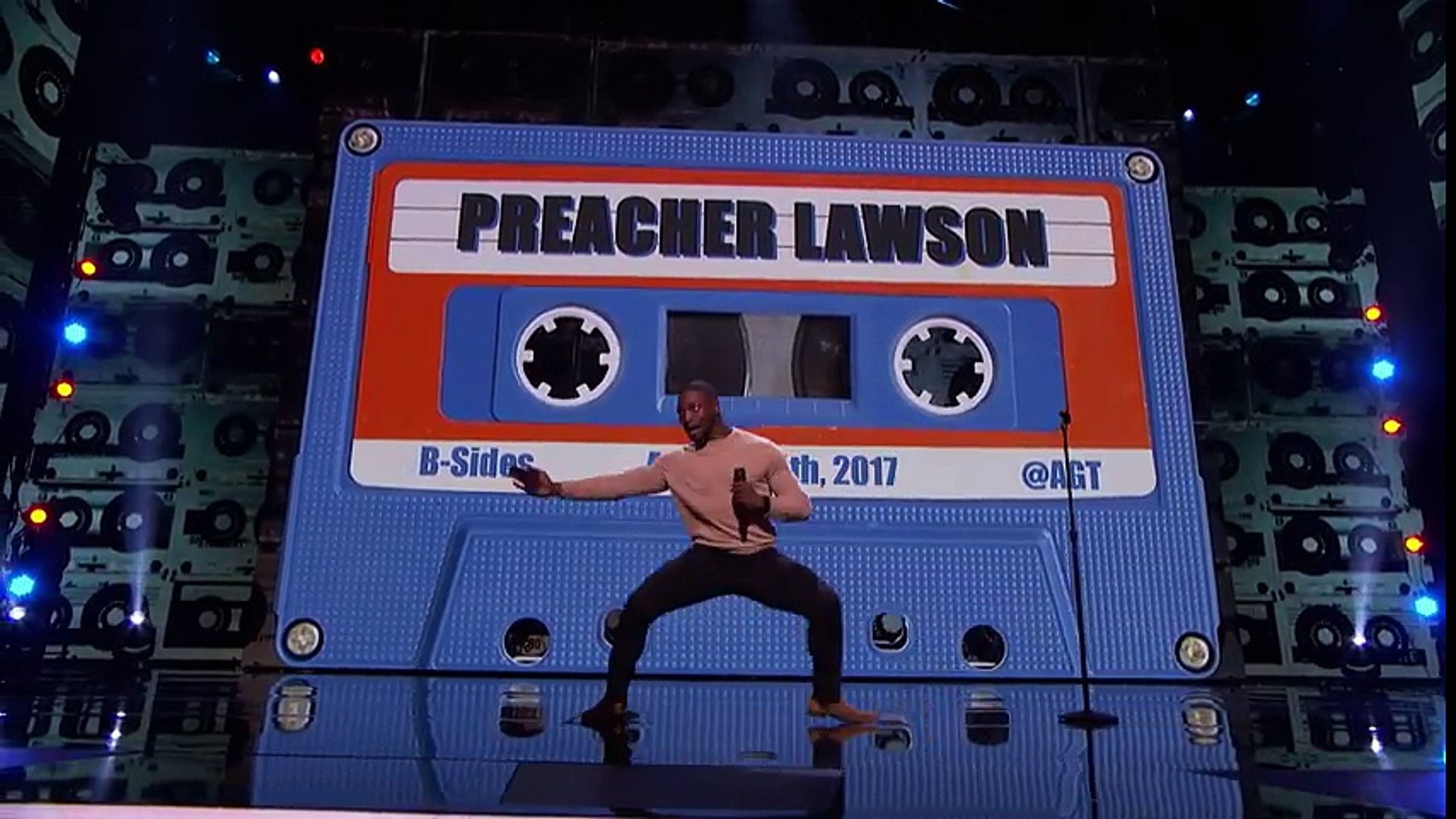 Preacher Lawson- Comedian Covers Clapping to Smartphones America's Got Talent 2017