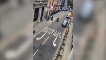 Moped gang with sledgehammer target jewellery store in London