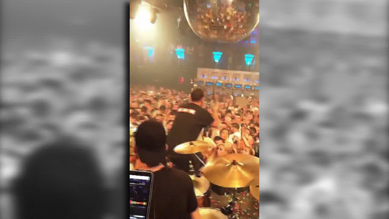 ''Vula'' e Ledrit- performon live në një nga klubet e qytetit