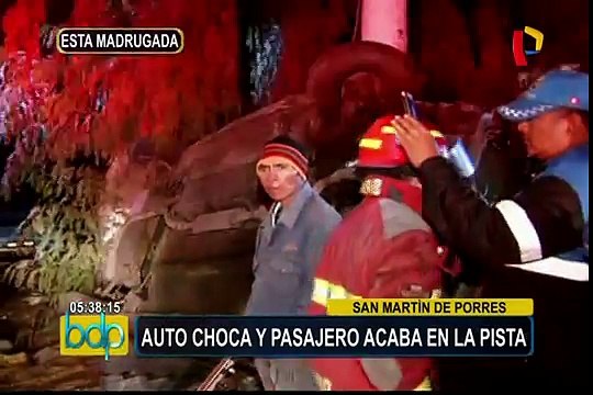 Auto se despista y se estrella contra poste en San Martín de Porres