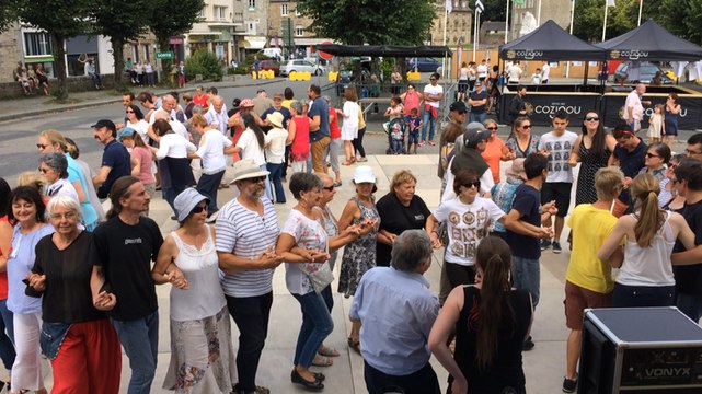 Saint-Loup : Initiation à la danse bretonne de Brasparts