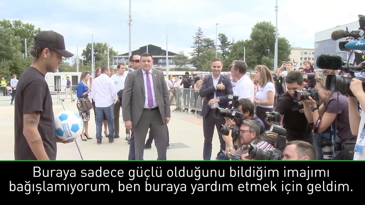 Neymar, bir yardımlaşma derneğinin temsilcisi oldu