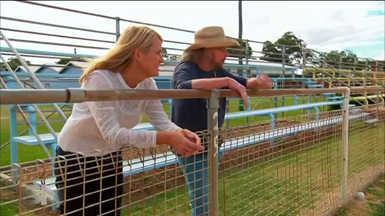 Barry Gibb (The Bee Gees) Interview on Sunday Night