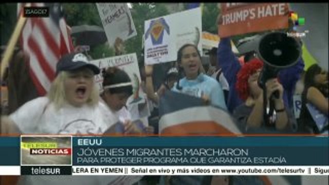 Jóvenes migrantes marchan en EE.UU. para defender estadía