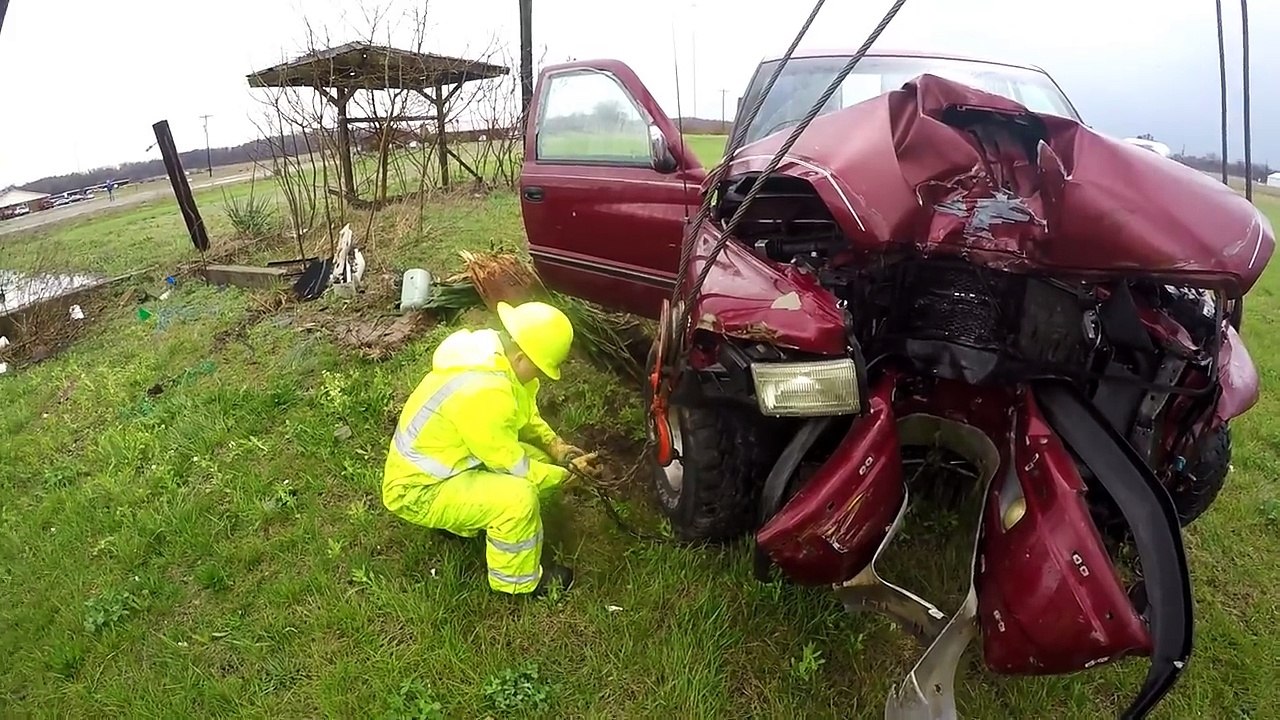 HIGH VOLTAGE VERY DANGEROUS JOB WITH LIVE WIRES