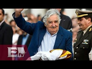 Tải video: Despiden entre aplausos a presidente de Uruguay / Vianey Esquinca