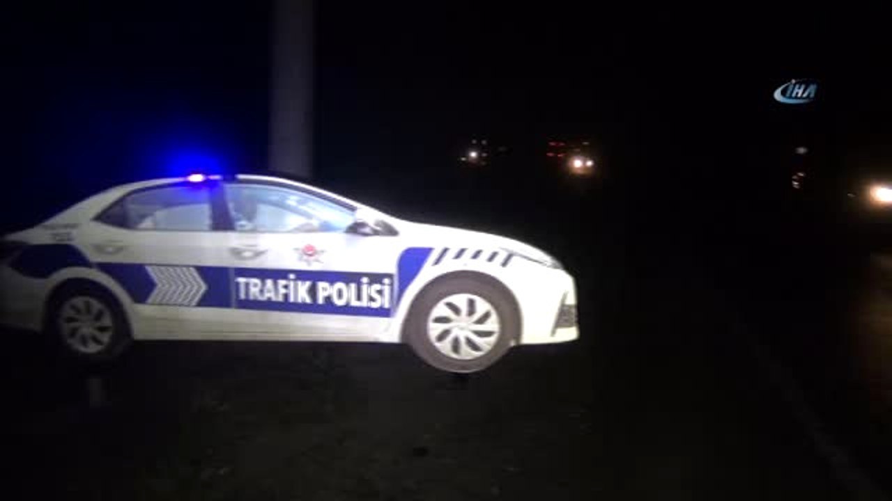 Dikkat Polis Aracı Çıkabilir... Güneş Enerji Panelli Maket Polis Aracı Trafik Kazalarını Azaltacak